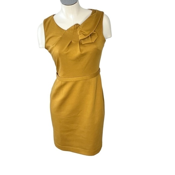 VINTAGE T TAHARI Sheath Belted Twisted Neckline Sleeveless Dress Gold Size 2 - Picture 2 of 14